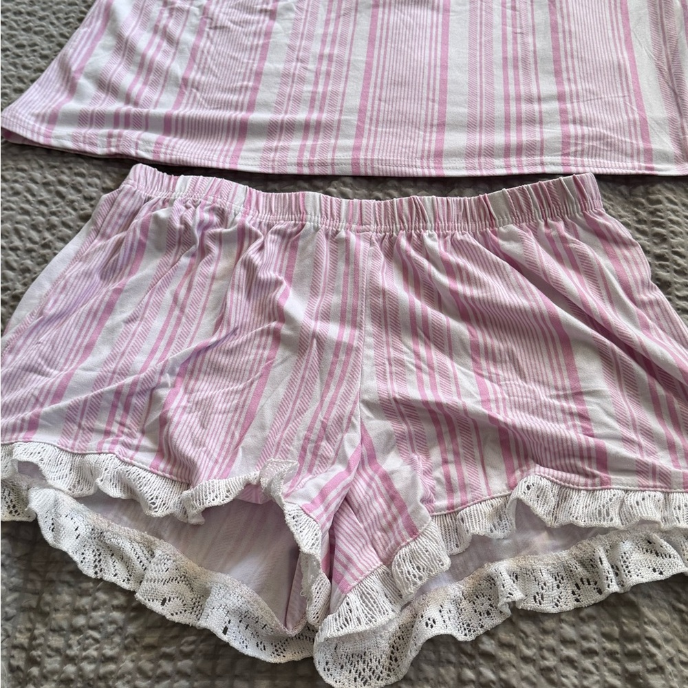 ⚠️Sleepwear Set⚠️ - Picture 3 of 3